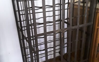 Porte bouteille en fer forgé