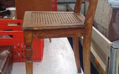 Chaise bois et paille cannellée